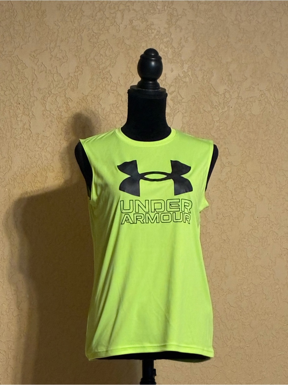 Under Armour kids Neon Yellow Logo Sleeveless Performance Tank Size Youth Large